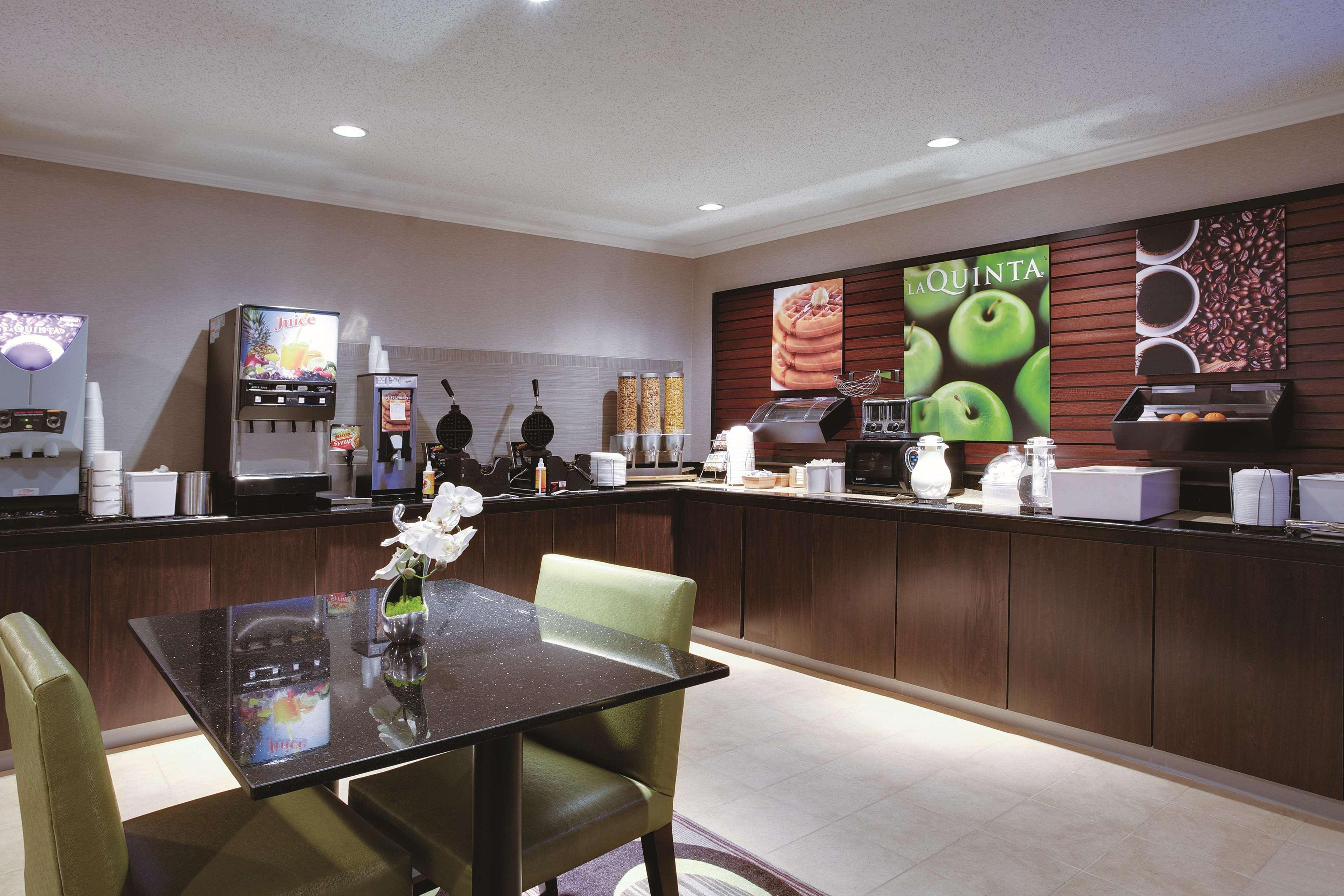 La Quinta By Wyndham Harrisburg Airport Hershey Bagian luar foto