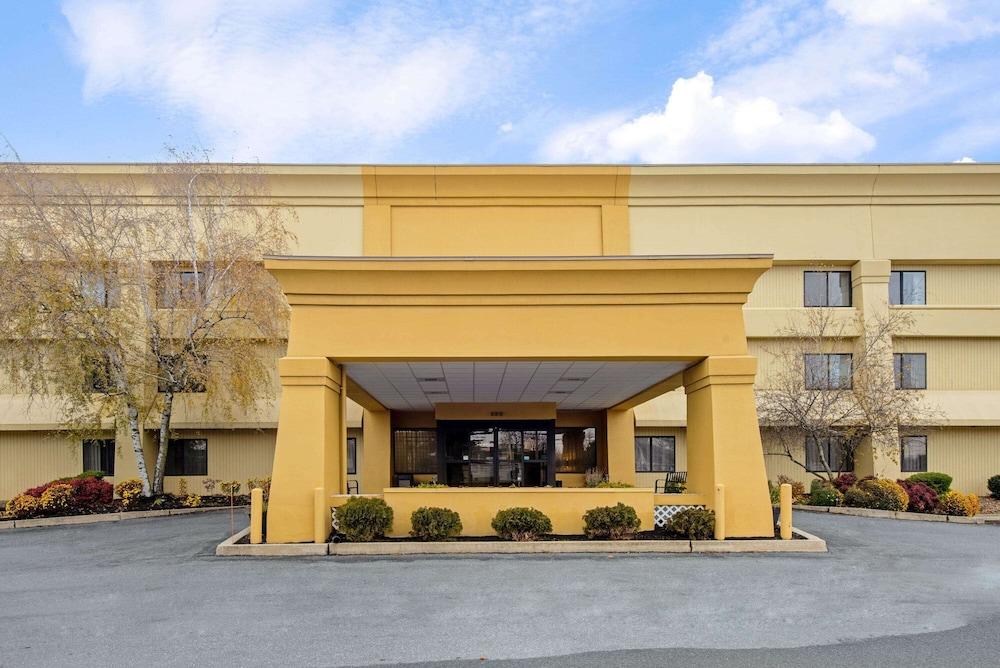 La Quinta By Wyndham Harrisburg Airport Hershey Bagian luar foto