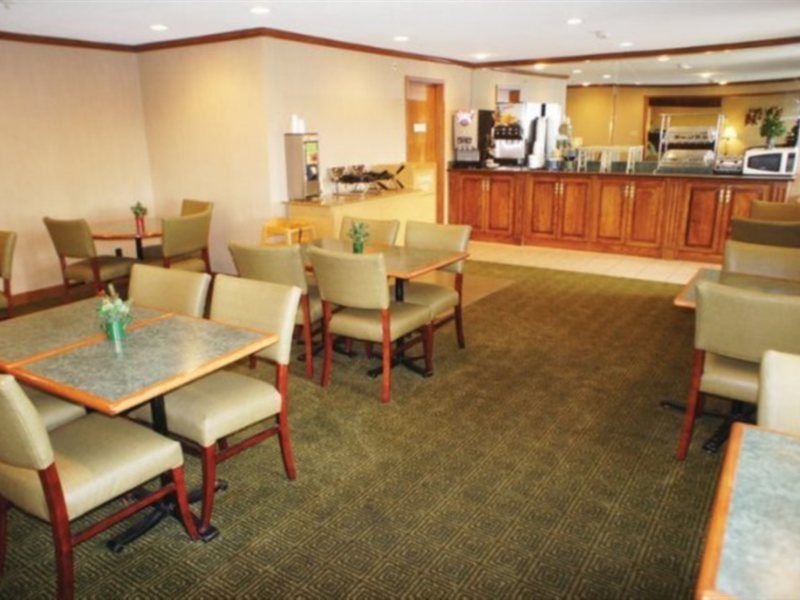 La Quinta By Wyndham Harrisburg Airport Hershey Bagian luar foto