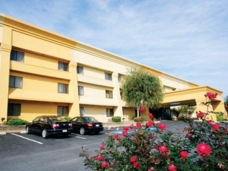 La Quinta By Wyndham Harrisburg Airport Hershey Bagian luar foto